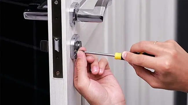 Mở Khóa Cửa Nhà Không Phá Khóa – Hỗ Trợ 24/7